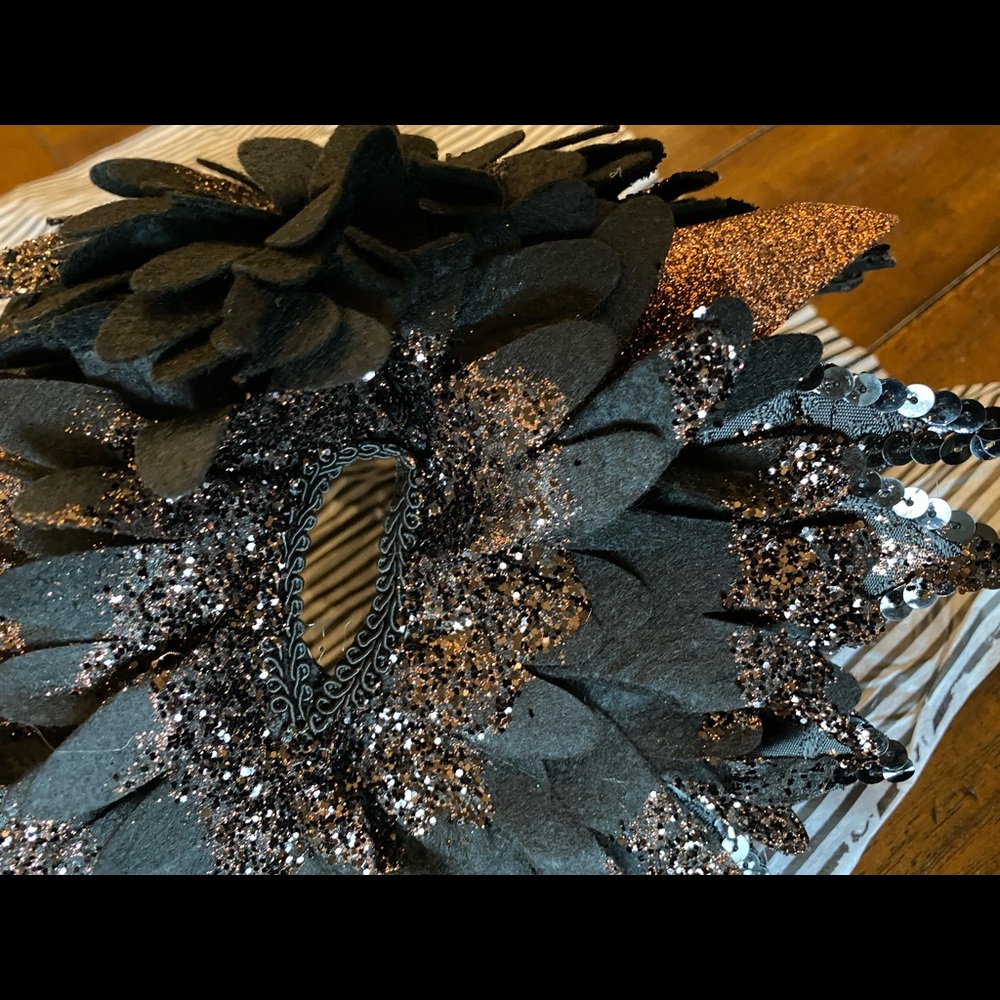 Party Mask - Picture 5 of 5
